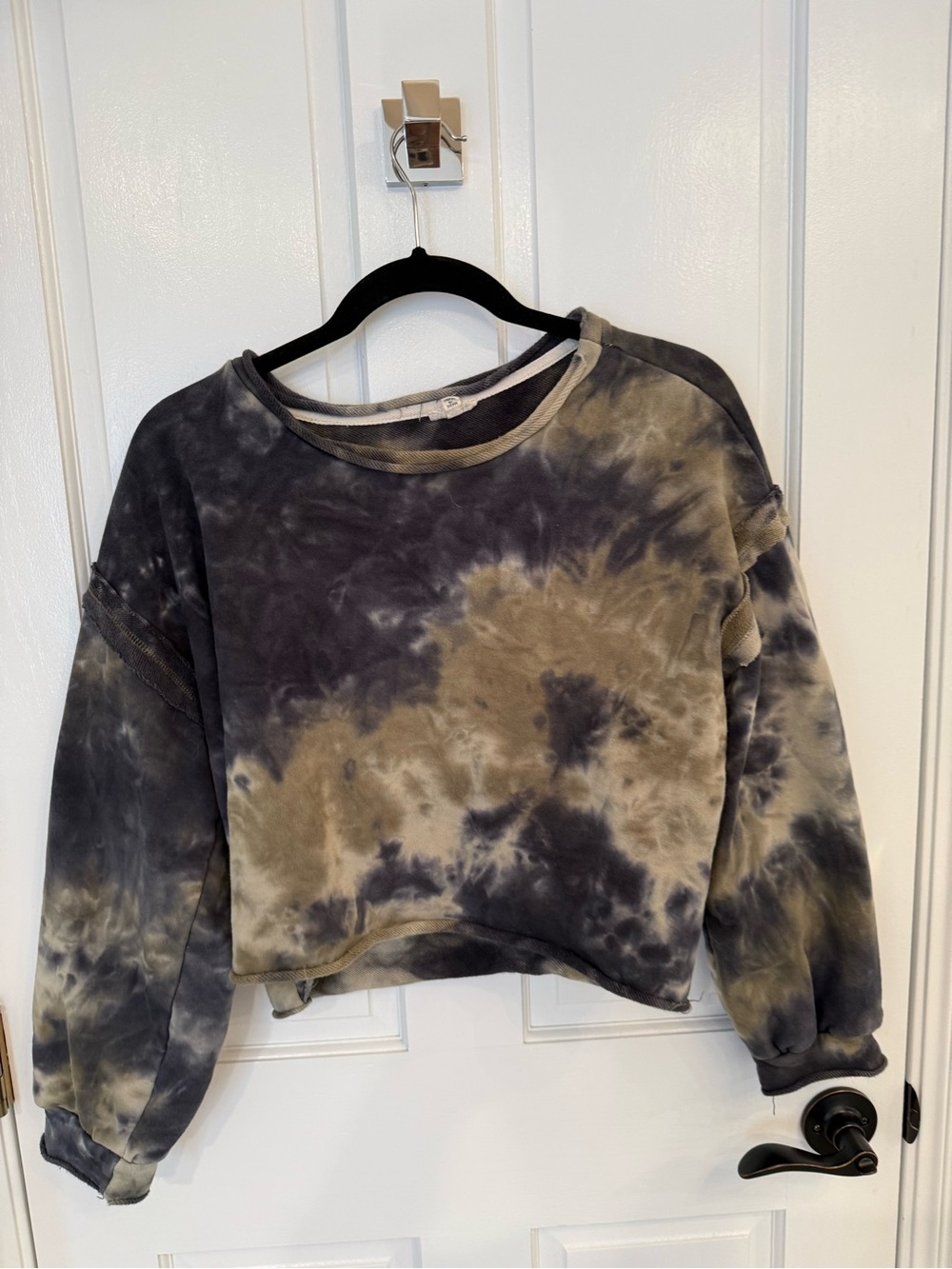 POL Tie-Dye Cropped Crewneck Sweatshirt - Black & Tan